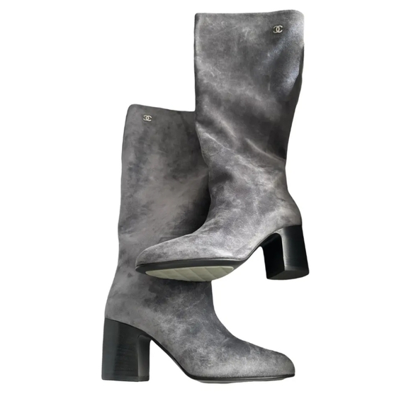 Chanel grey suede high boots - SZ 39 1/2 only worn a few times ** make an offer! - Picture 8 of 9